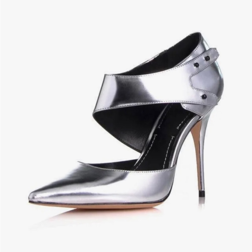 Elizabeth and James “Sand” Silver heels